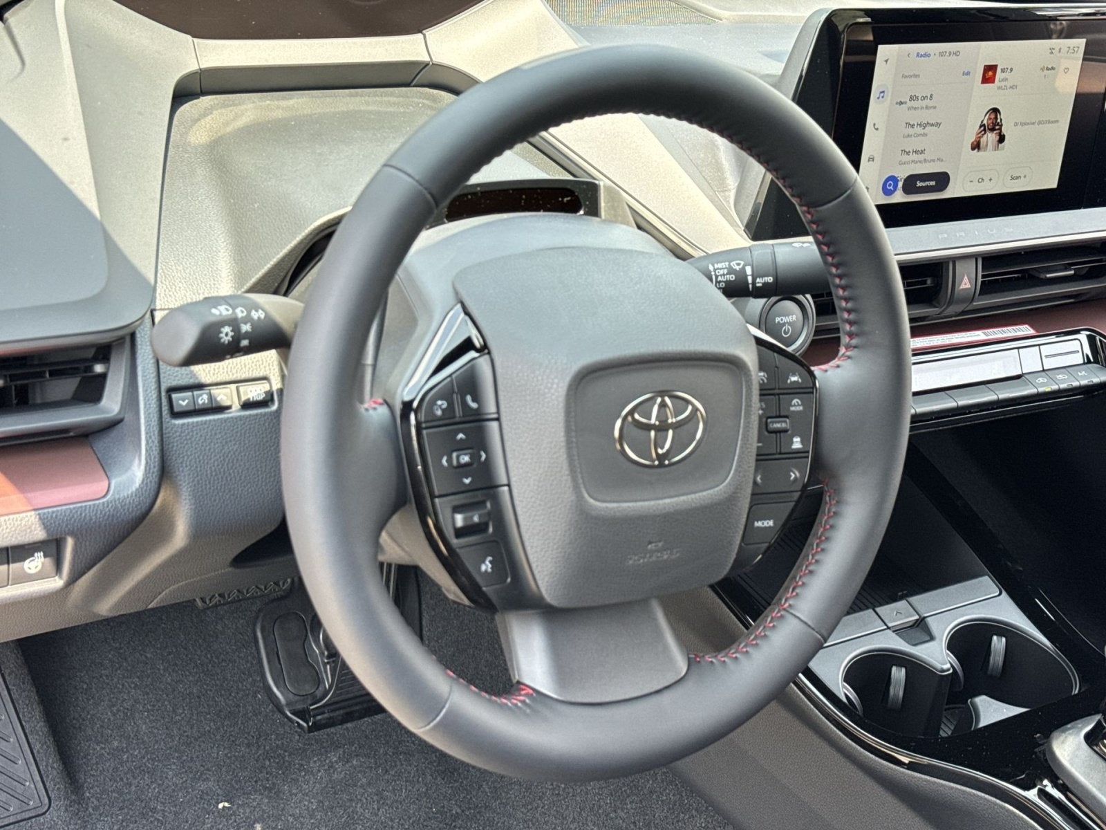2026 Toyota Prius Plug-In Hybrid SE