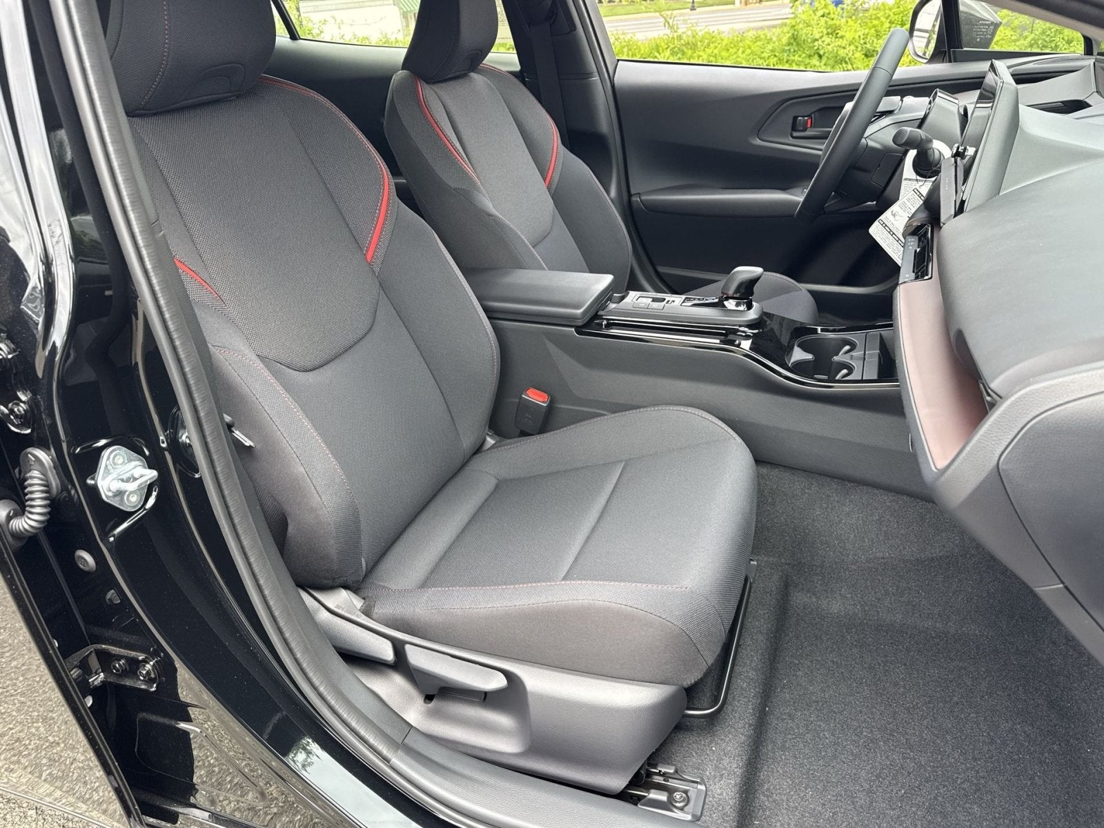 2026 Toyota Prius Plug-in Hybrid SE - Photo 51