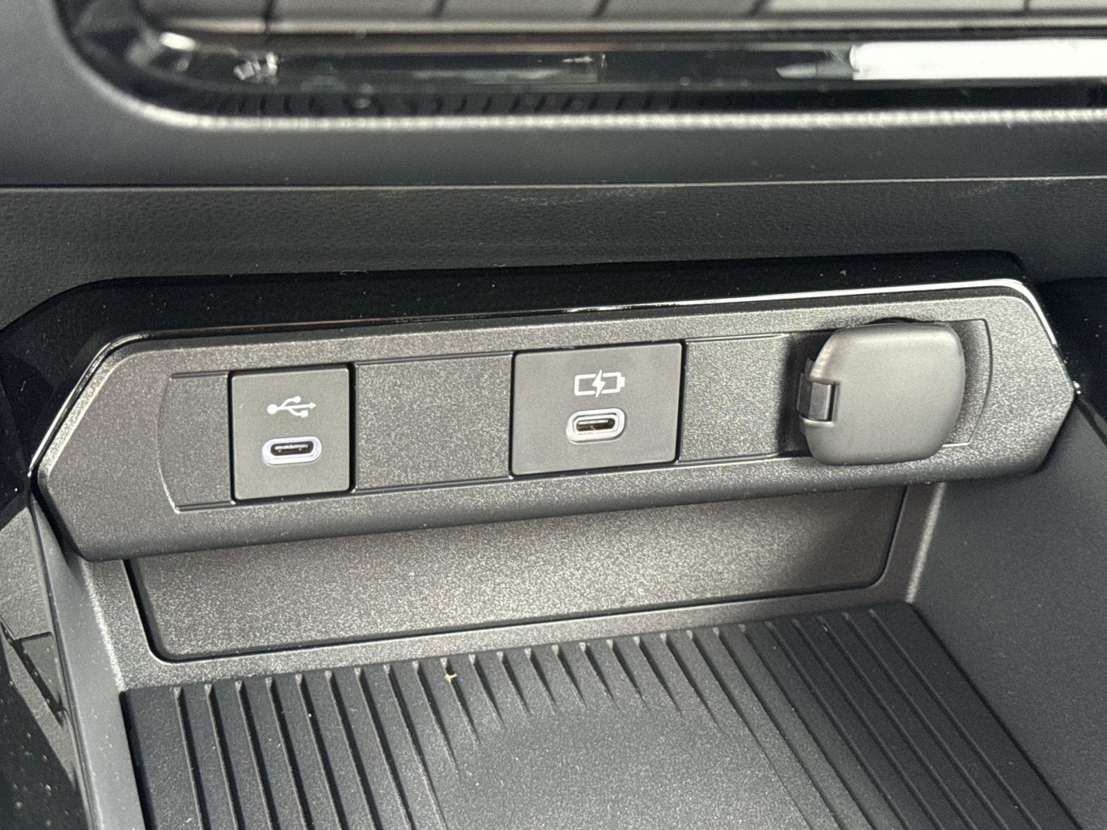 2026 Toyota Prius Plug-in Hybrid SE - Photo 54