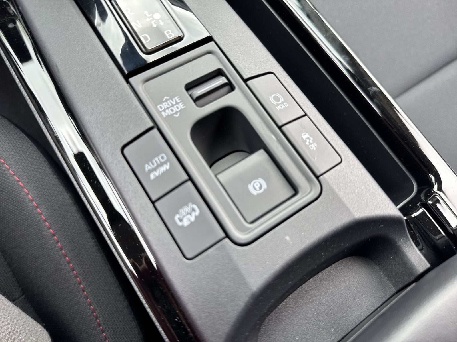 2026 Toyota Prius Plug-in Hybrid SE - Photo 55