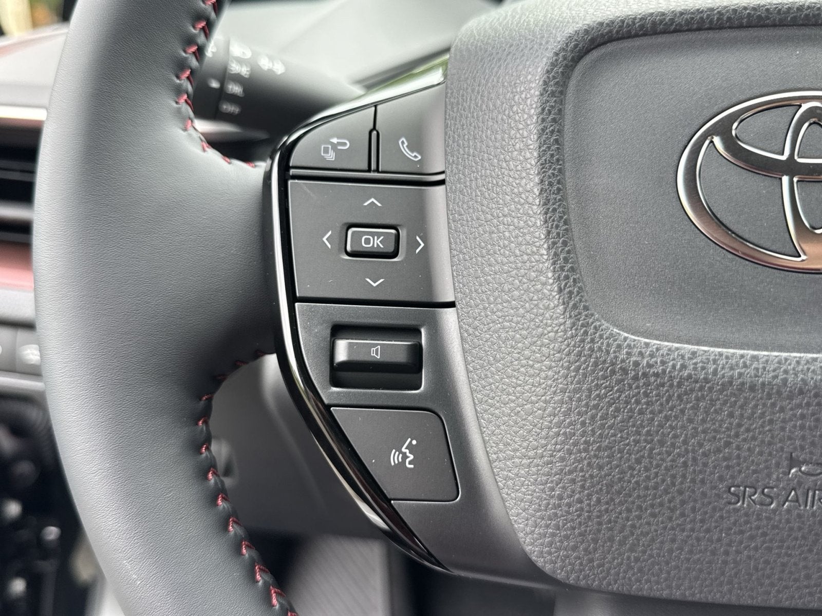 2026 Toyota Prius Plug-in Hybrid SE - Photo 57