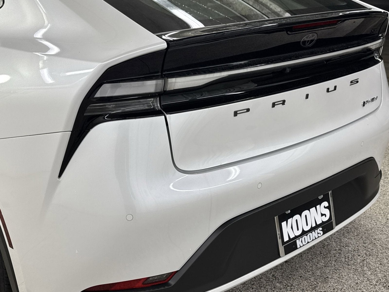 2026 Toyota Prius Plug-In Hybrid SE