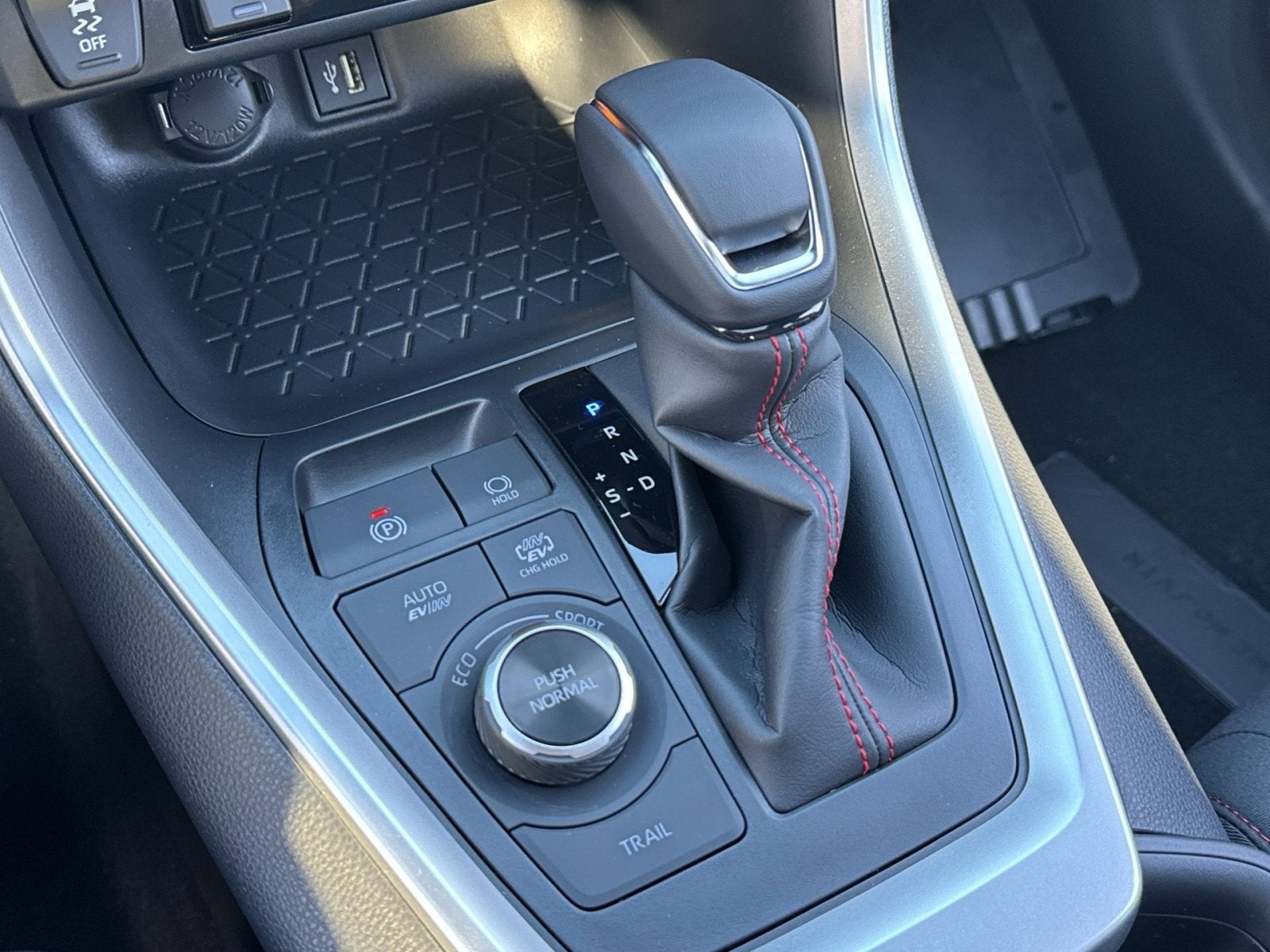 2025 Toyota RAV4 Plug-In Hybrid SE