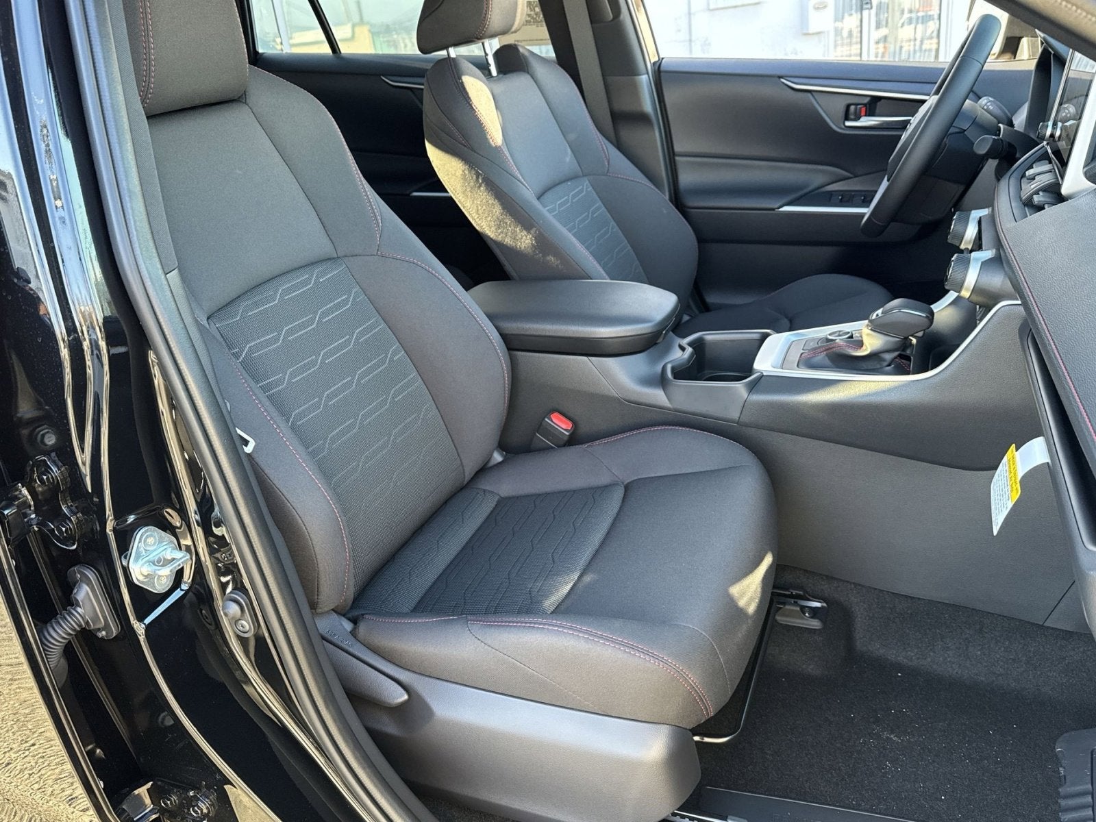 2025 Toyota RAV4 Plug-In Hybrid SE