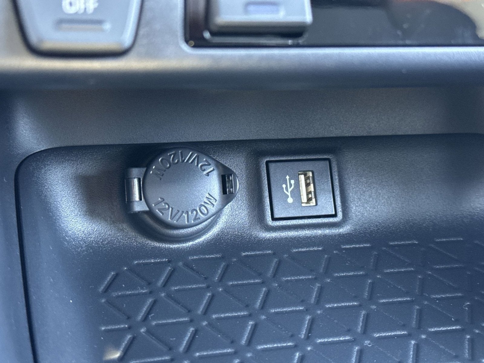 2025 Toyota RAV4 Plug-In Hybrid SE