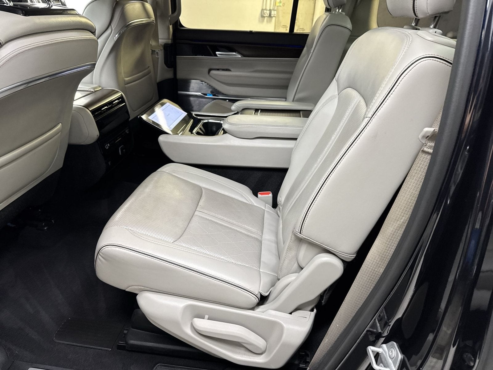 2023 Jeep Grand Wagoneer Series II