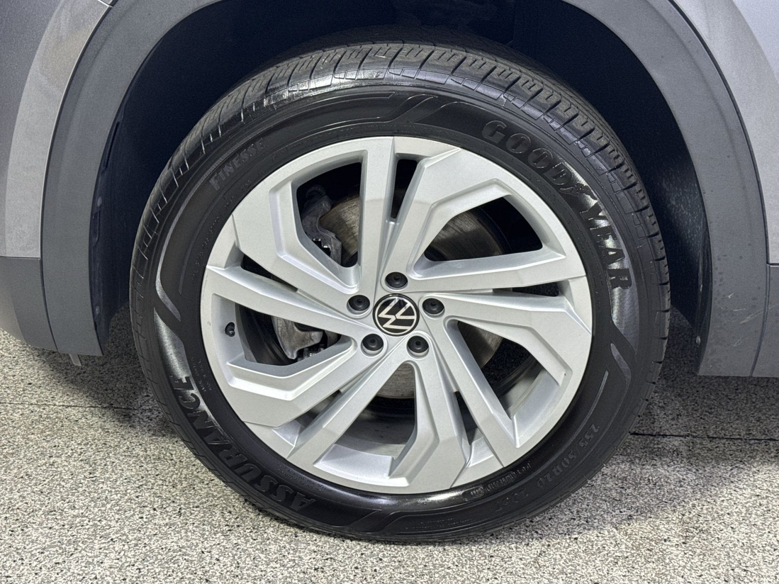 2022 Volkswagen Atlas 3.6L V6 SE w/Technology