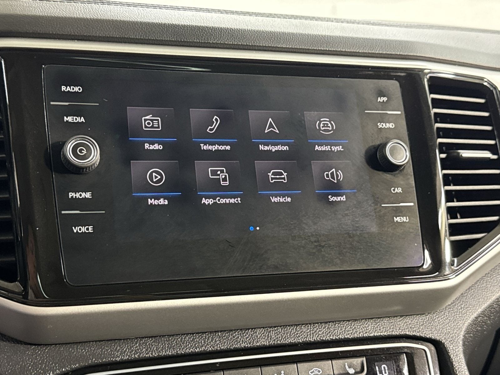 2022 Volkswagen Atlas 3.6L V6 SE w/Technology