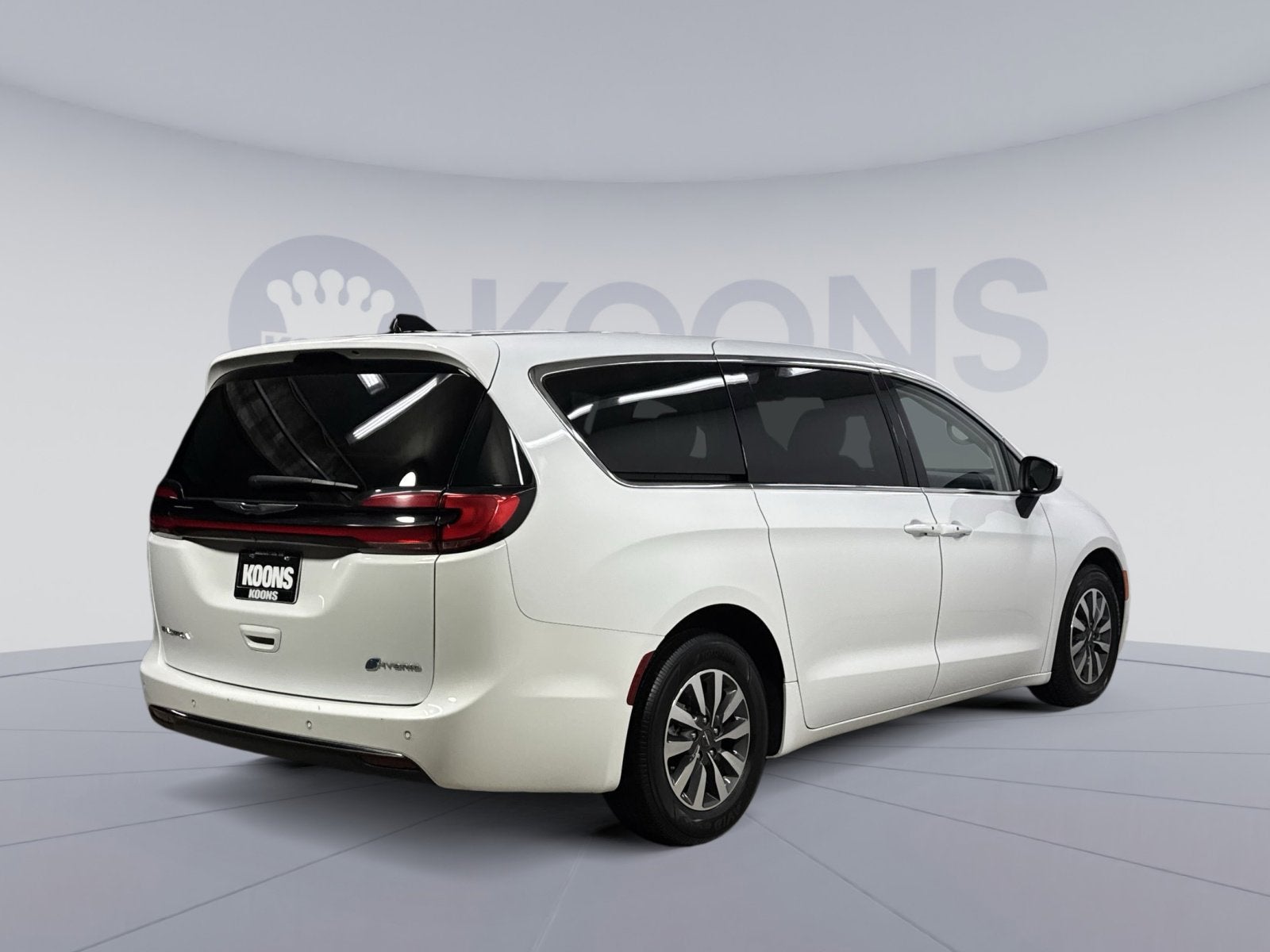 2023 Chrysler Pacifica Hybrid Touring L