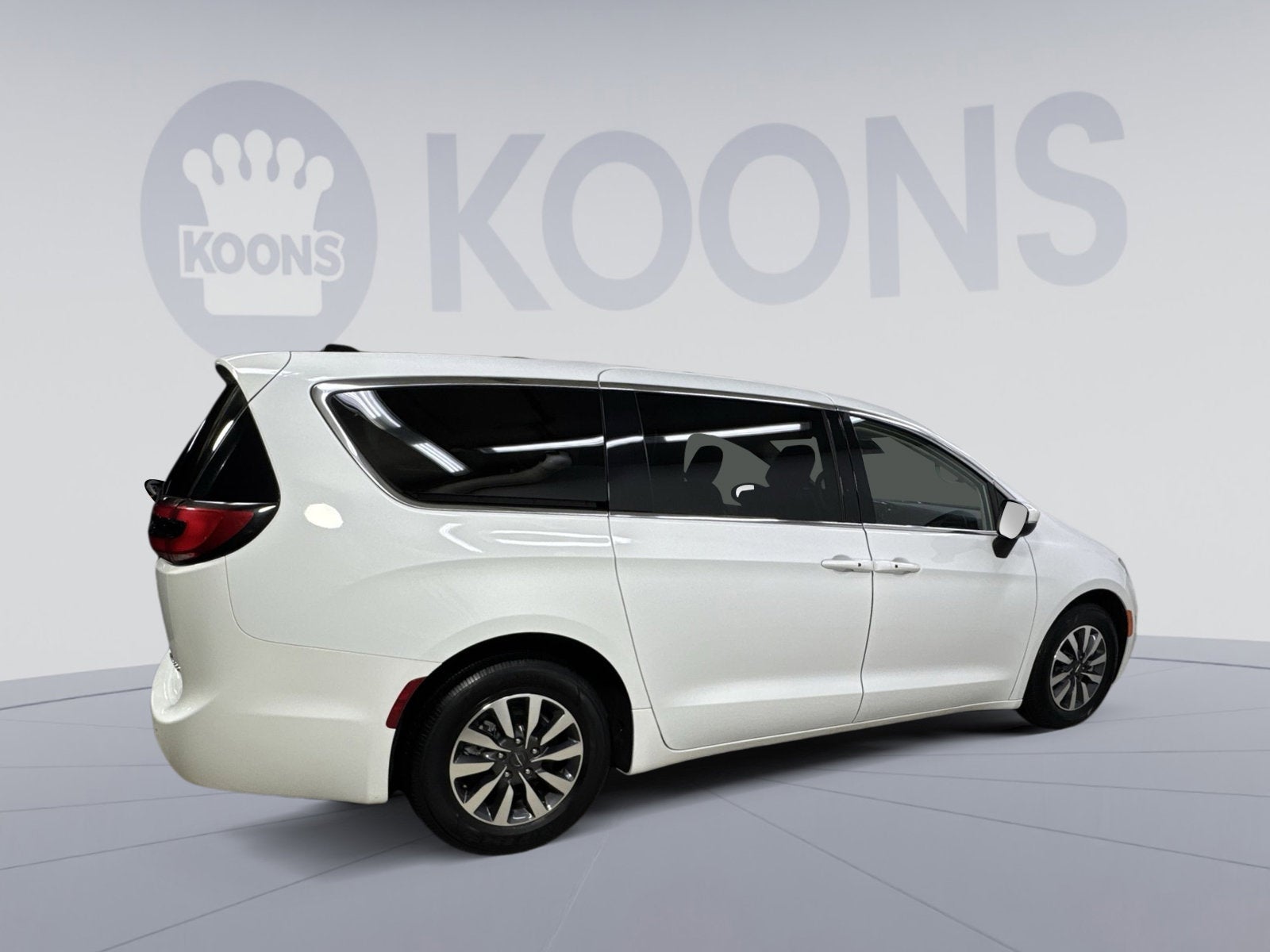 2023 Chrysler Pacifica Hybrid Touring L