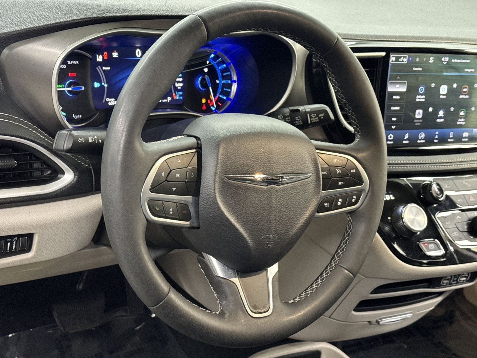 2024 Chrysler Pacifica Hybrid Select
