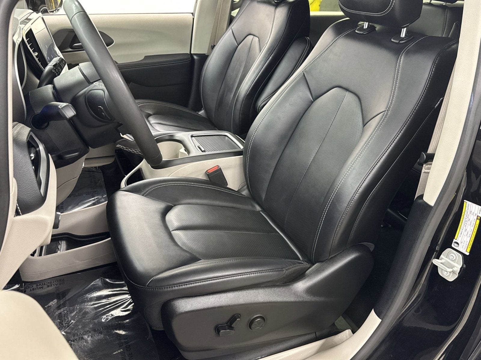 2024 Chrysler Pacifica Hybrid Select