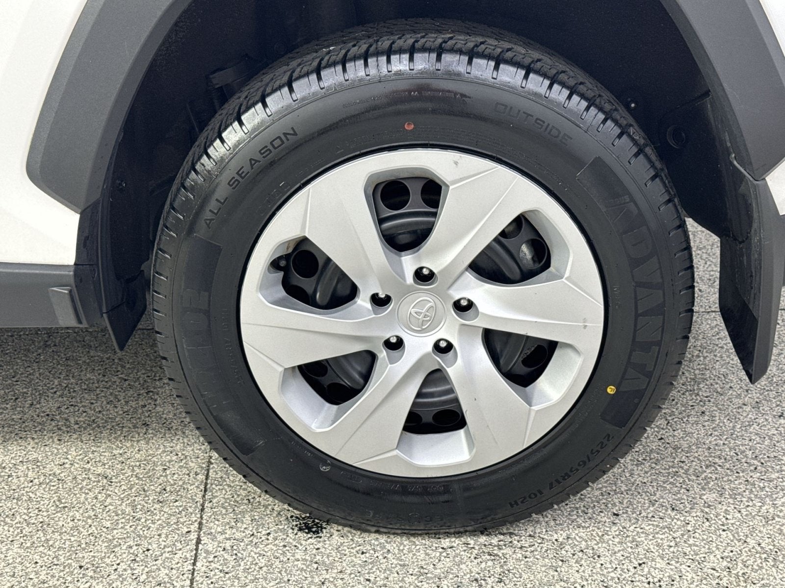 2025 Toyota RAV4 LE