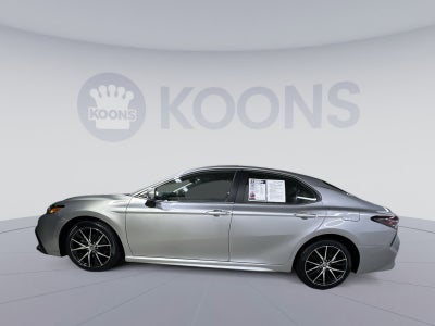 2022 Toyota Camry SE