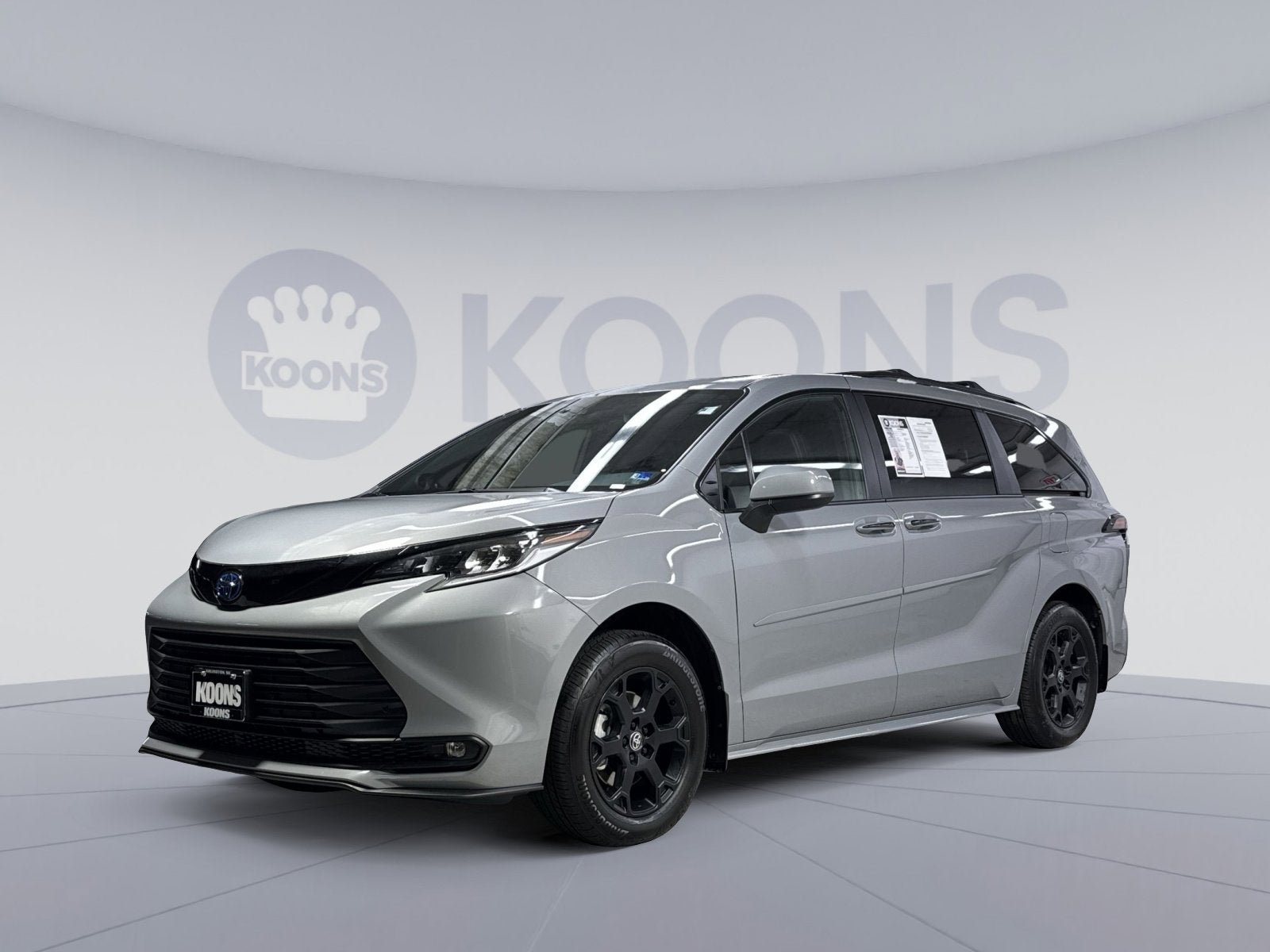 2025 Toyota Sienna Woodland Edition