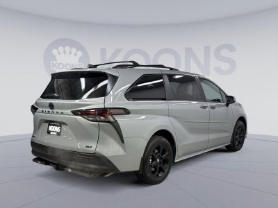 2025 Toyota Sienna Woodland Edition