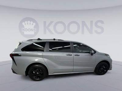 2025 Toyota Sienna Woodland Edition