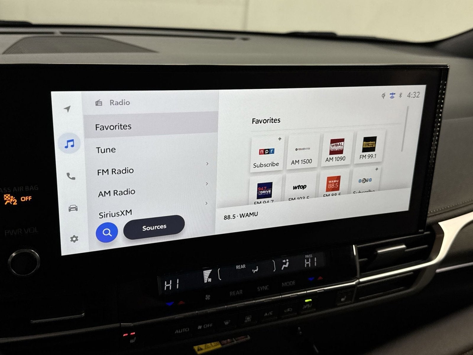 2025 Toyota Sienna Woodland Edition