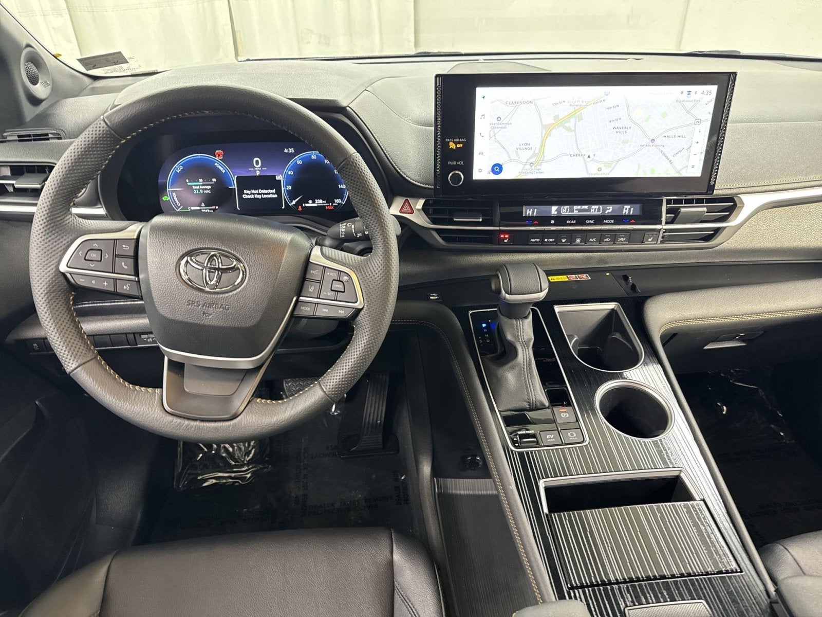 2025 Toyota Sienna Woodland Edition