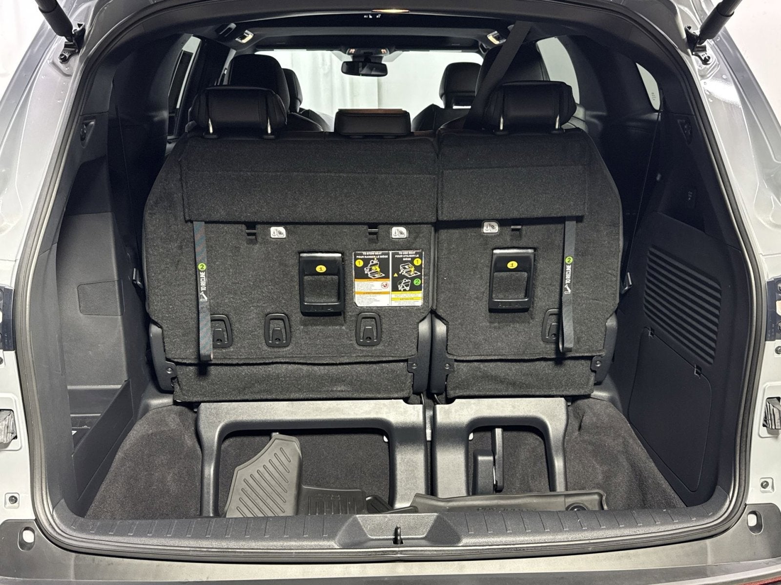 2025 Toyota Sienna Woodland Edition