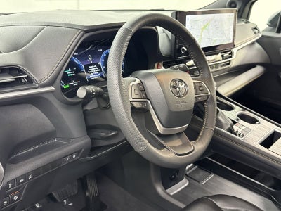 2025 Toyota Sienna Woodland Edition