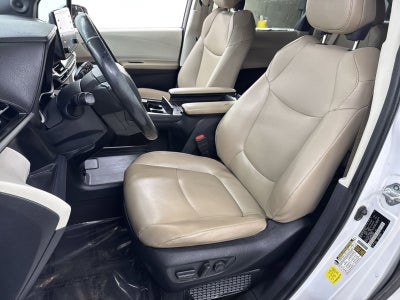 2022 Toyota Sienna XLE