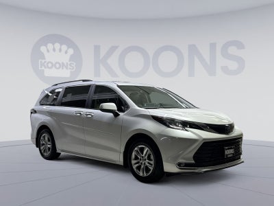 2023 Toyota Sienna XLE