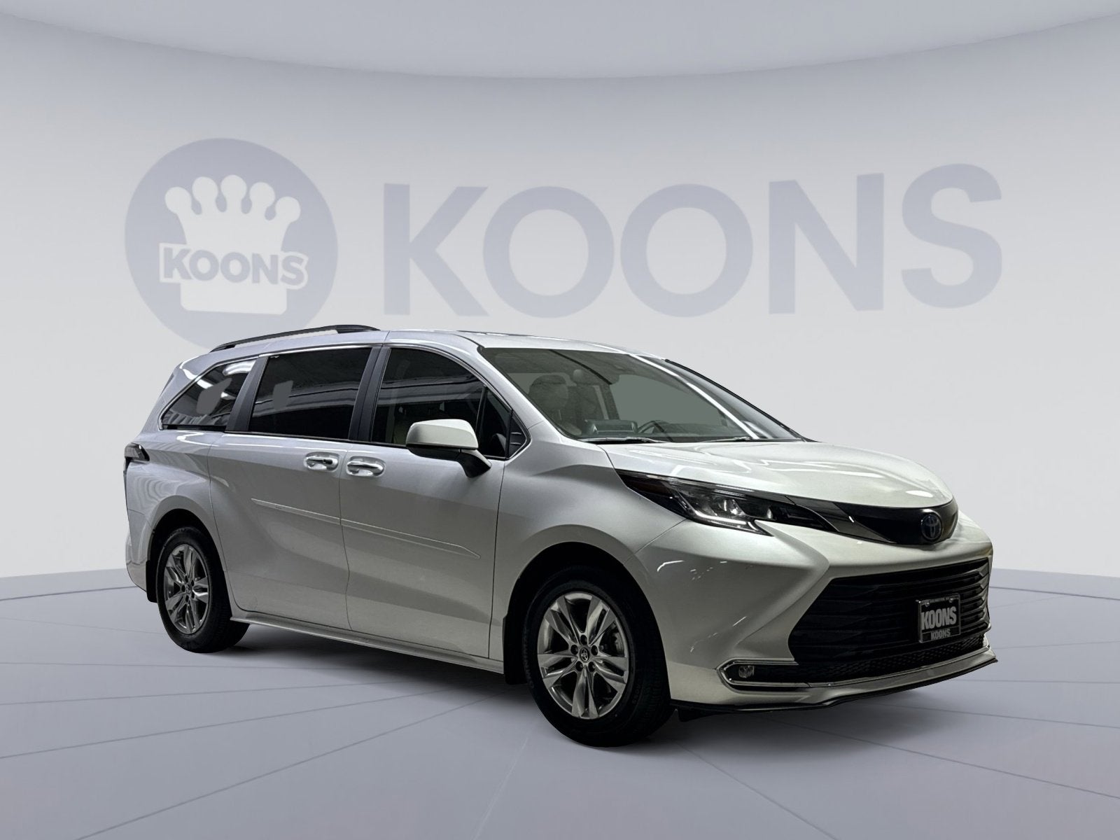 2023 Toyota Sienna XLE