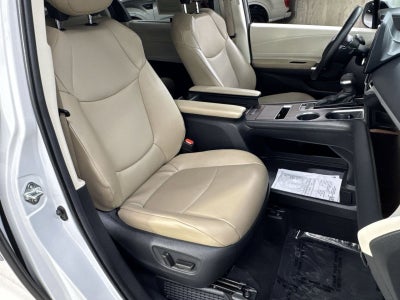 2023 Toyota Sienna XLE