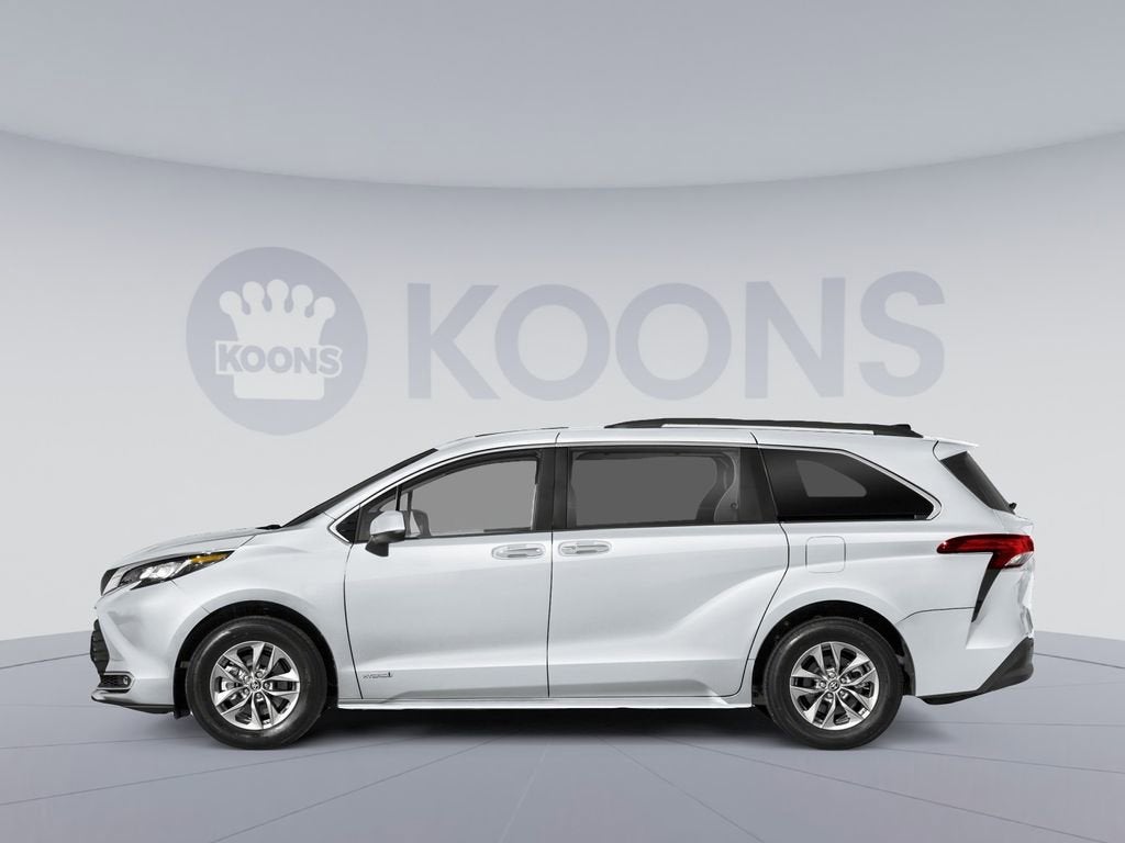 2023 Toyota Sienna XLE