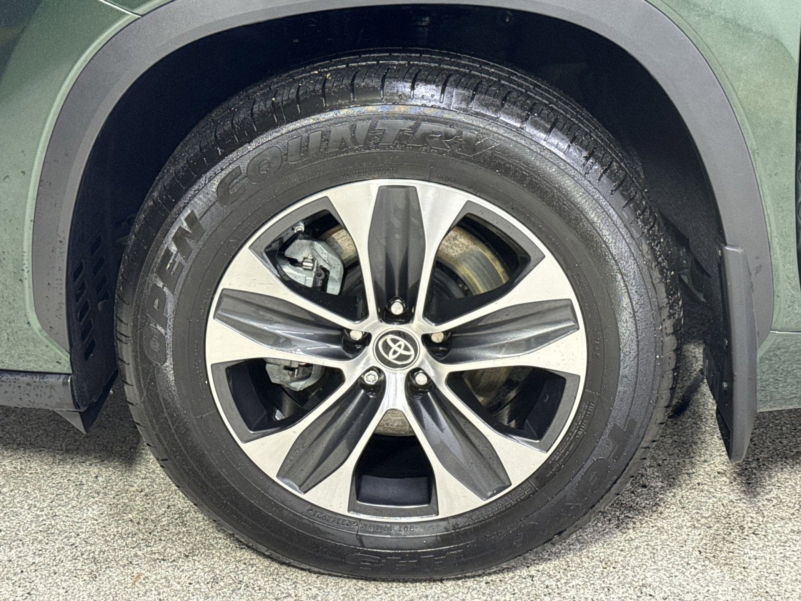 2025 Toyota Highlander Hybrid XLE