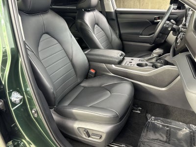 2025 Toyota Highlander Hybrid XLE