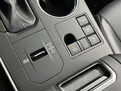 2025 Toyota Highlander Hybrid XLE