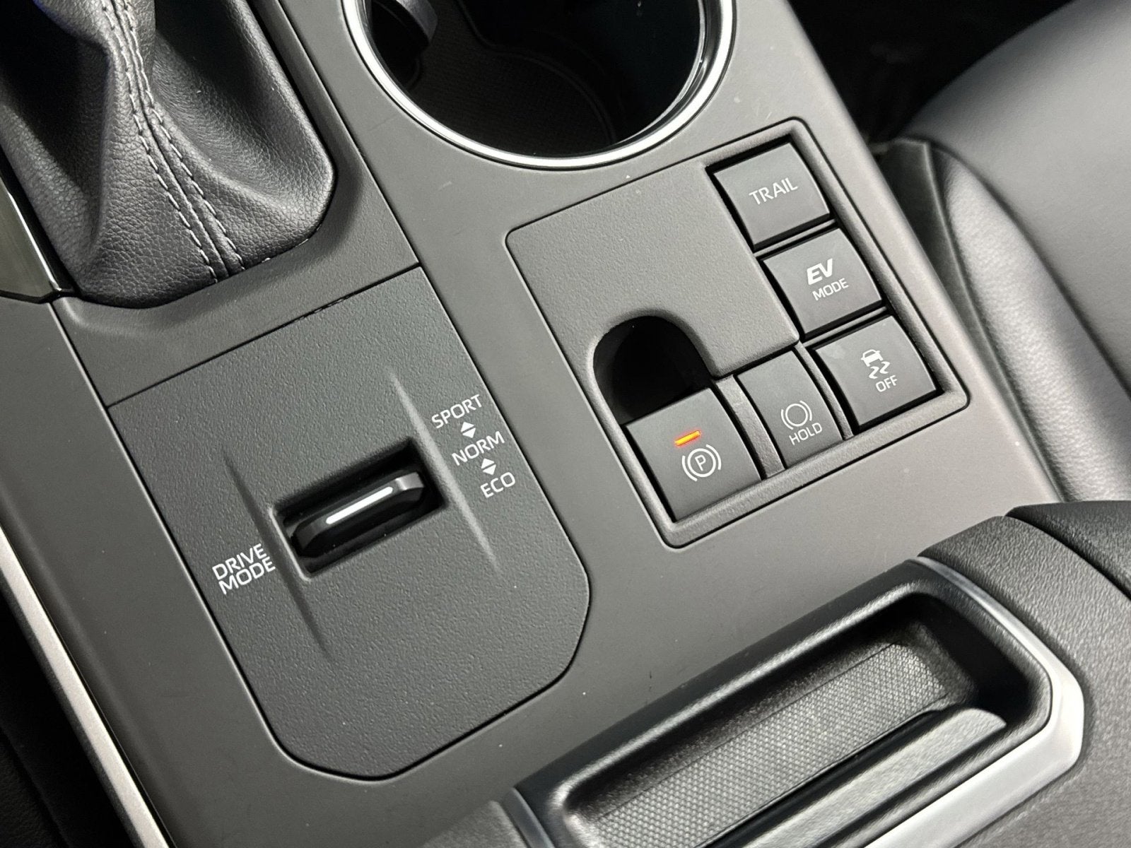 2025 Toyota Highlander Hybrid XLE