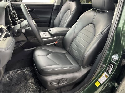 2025 Toyota Highlander Hybrid XLE