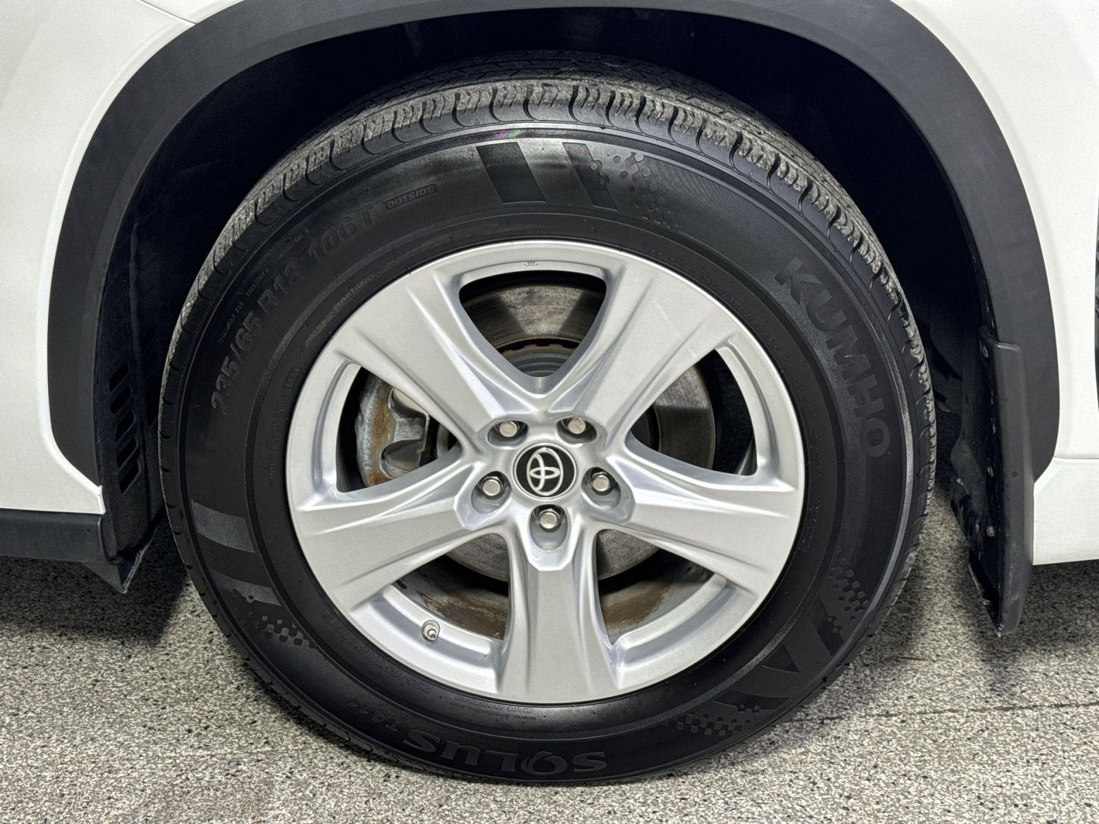 2023 Toyota Highlander LE