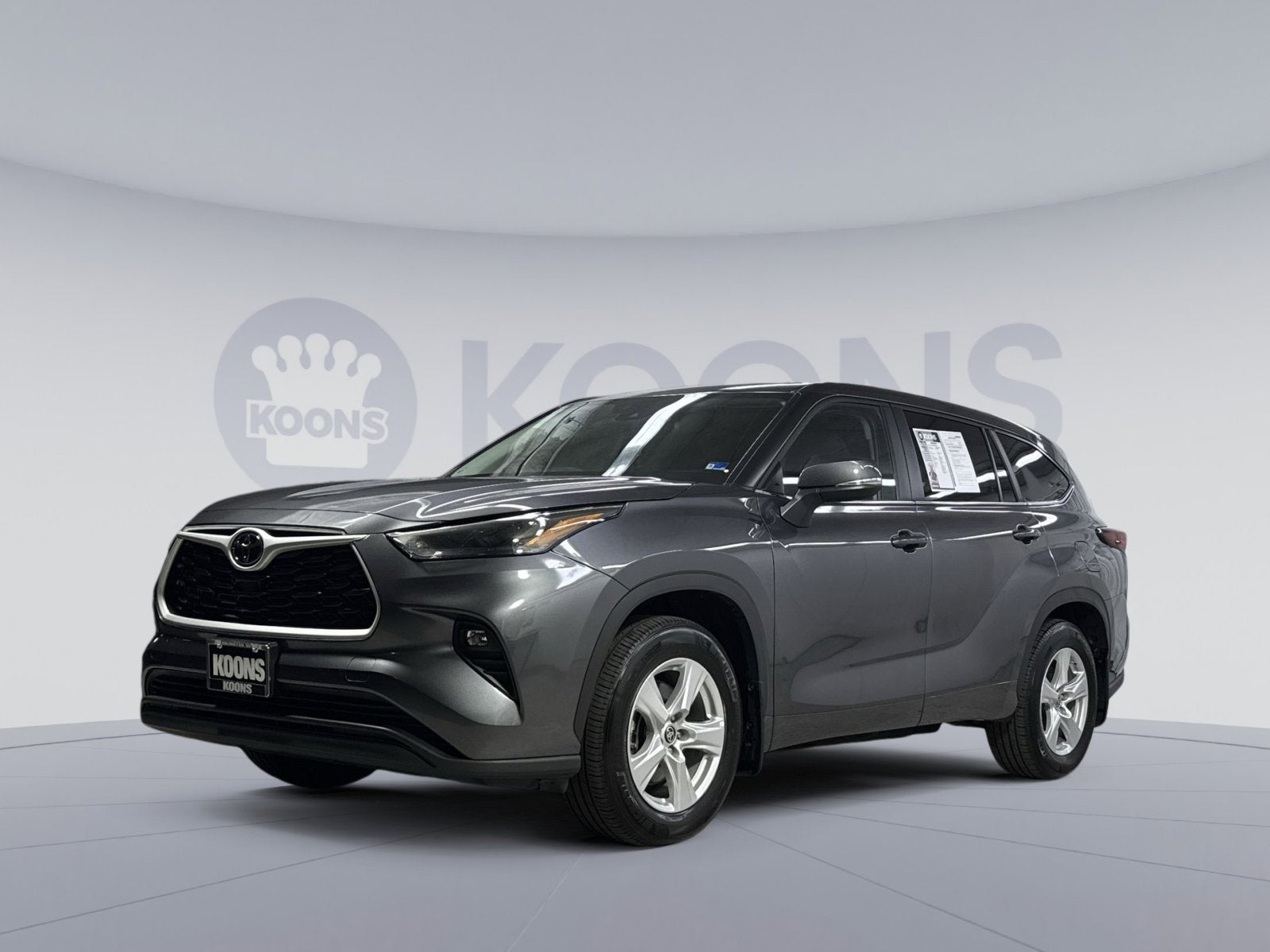 2025 Toyota Highlander LE AWD's photo