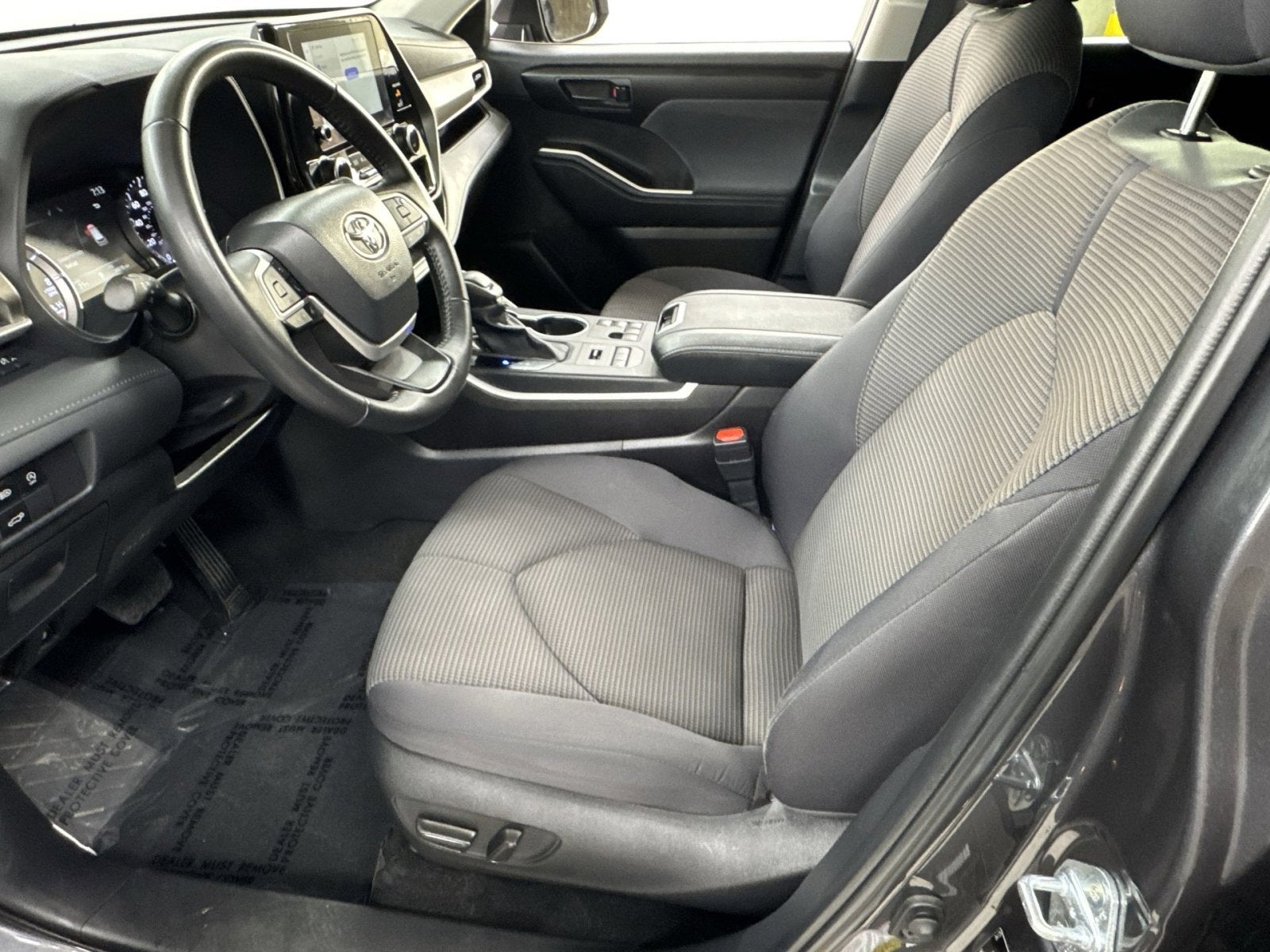 2025 Toyota Highlander LE