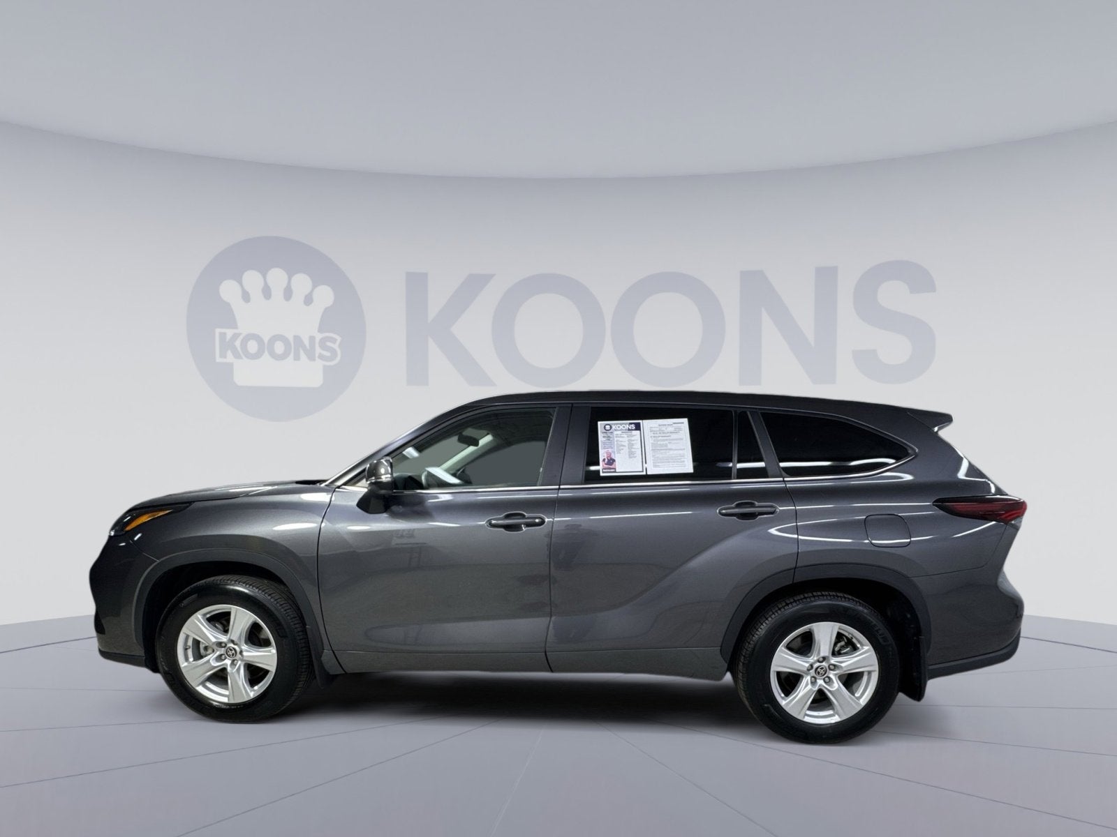 2025 Toyota Highlander LE