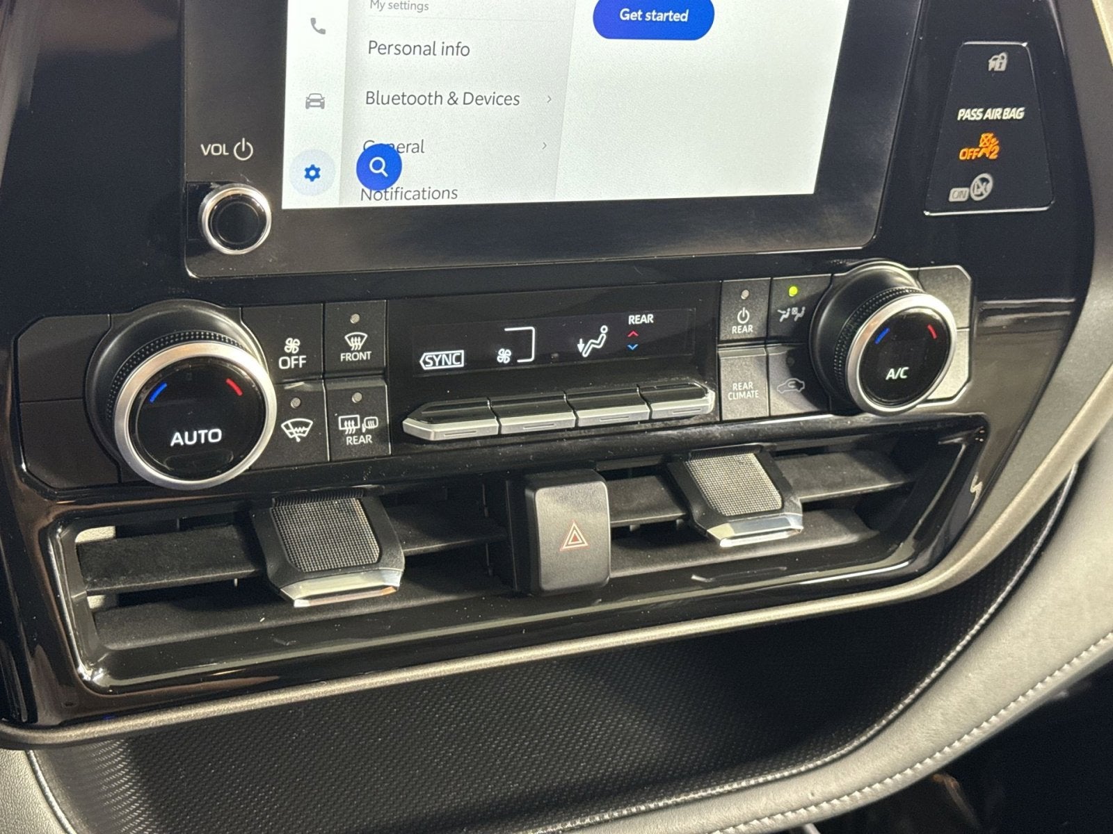 2025 Toyota Highlander LE