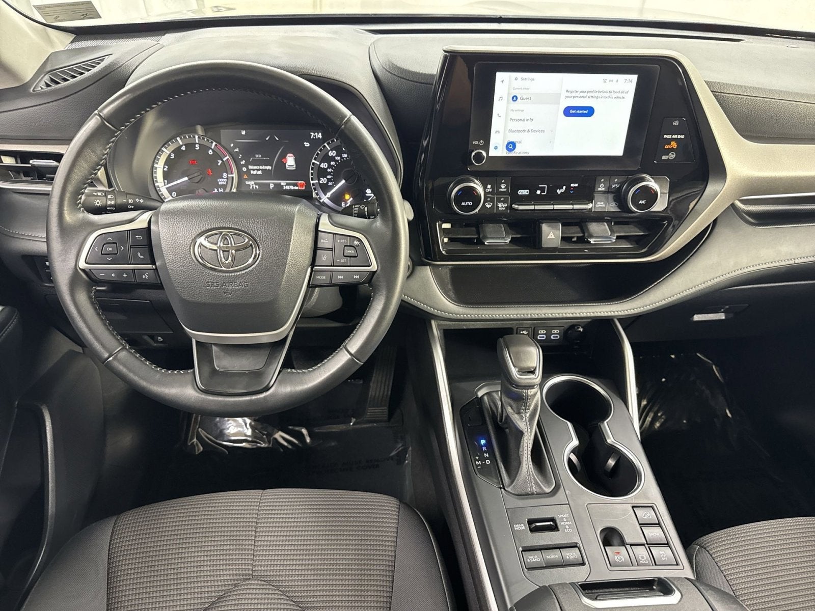 2025 Toyota Highlander LE