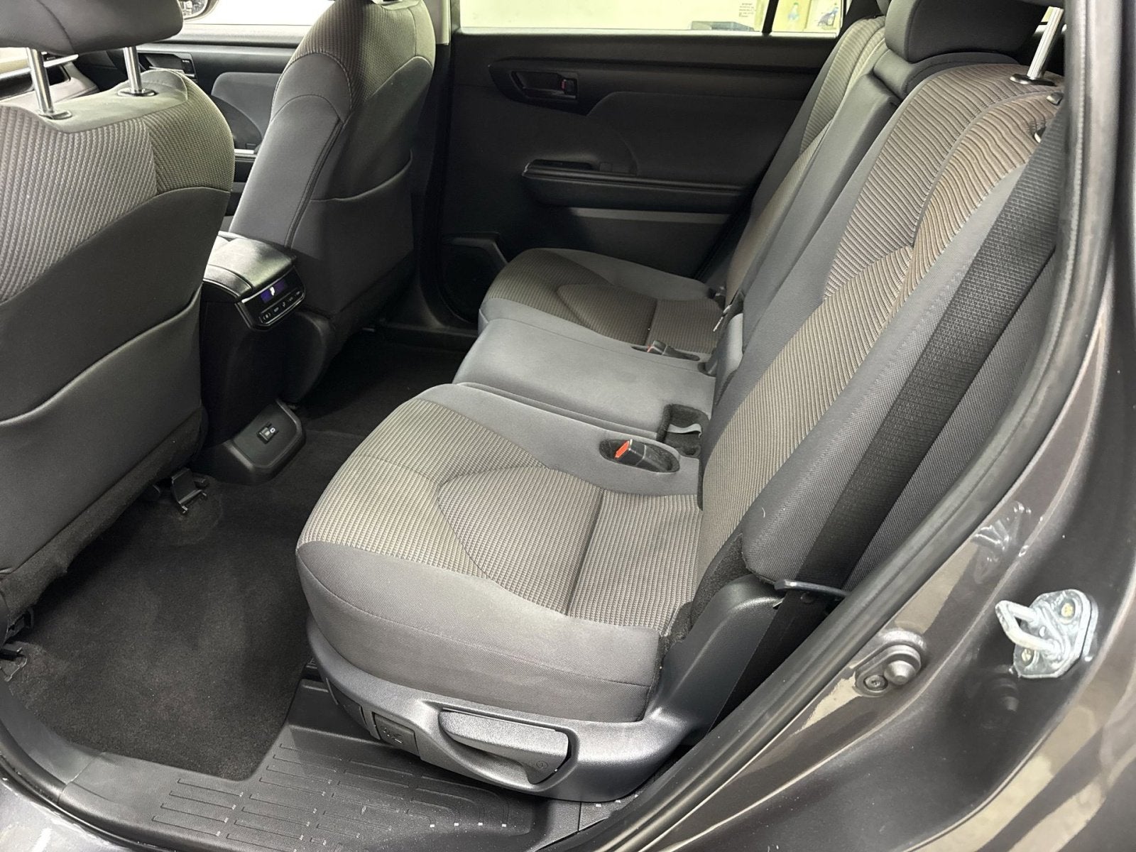 2025 Toyota Highlander LE