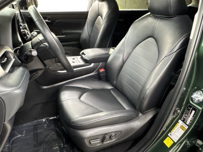 2025 Toyota Highlander XLE