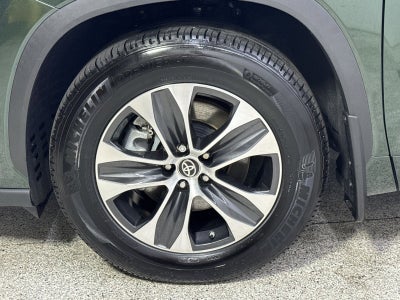 2025 Toyota Highlander XLE