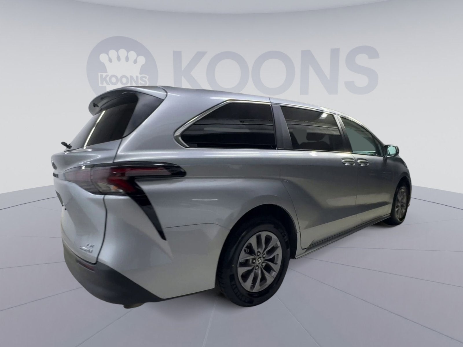 2024 Toyota Sienna LE