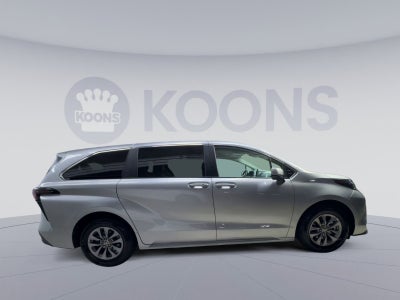2024 Toyota Sienna LE