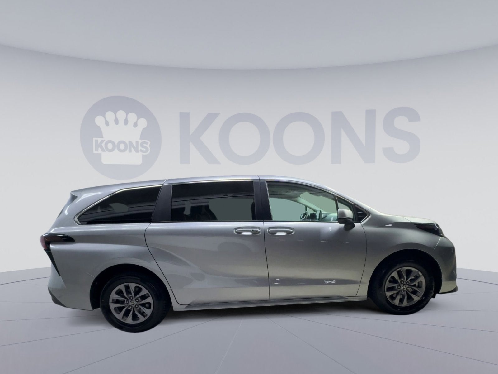 2024 Toyota Sienna LE