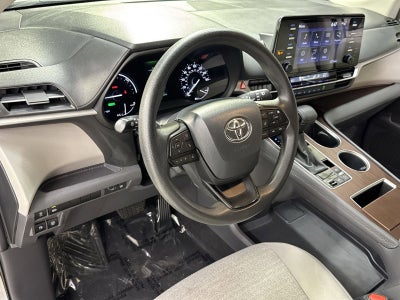 2024 Toyota Sienna LE