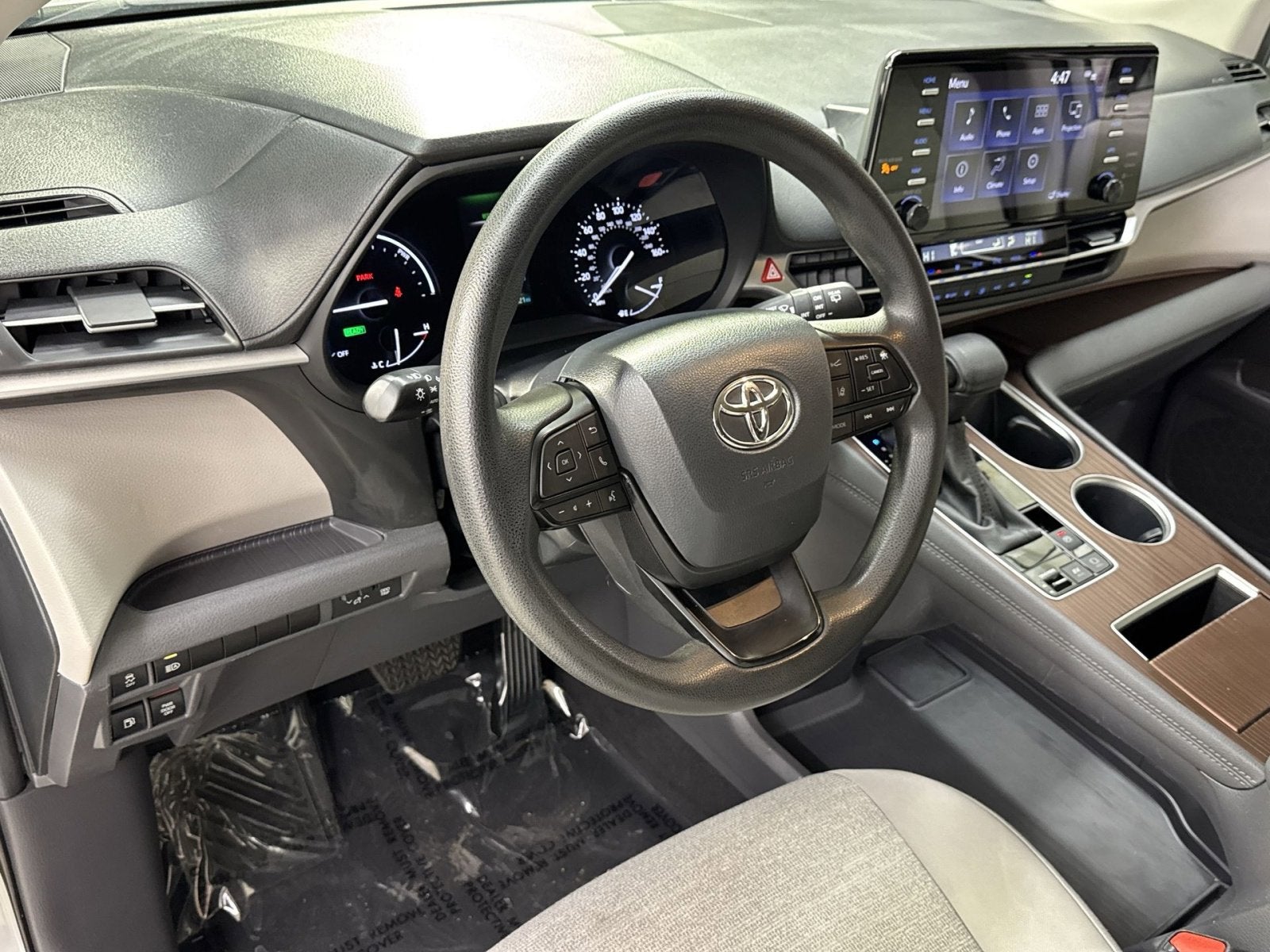 2024 Toyota Sienna LE