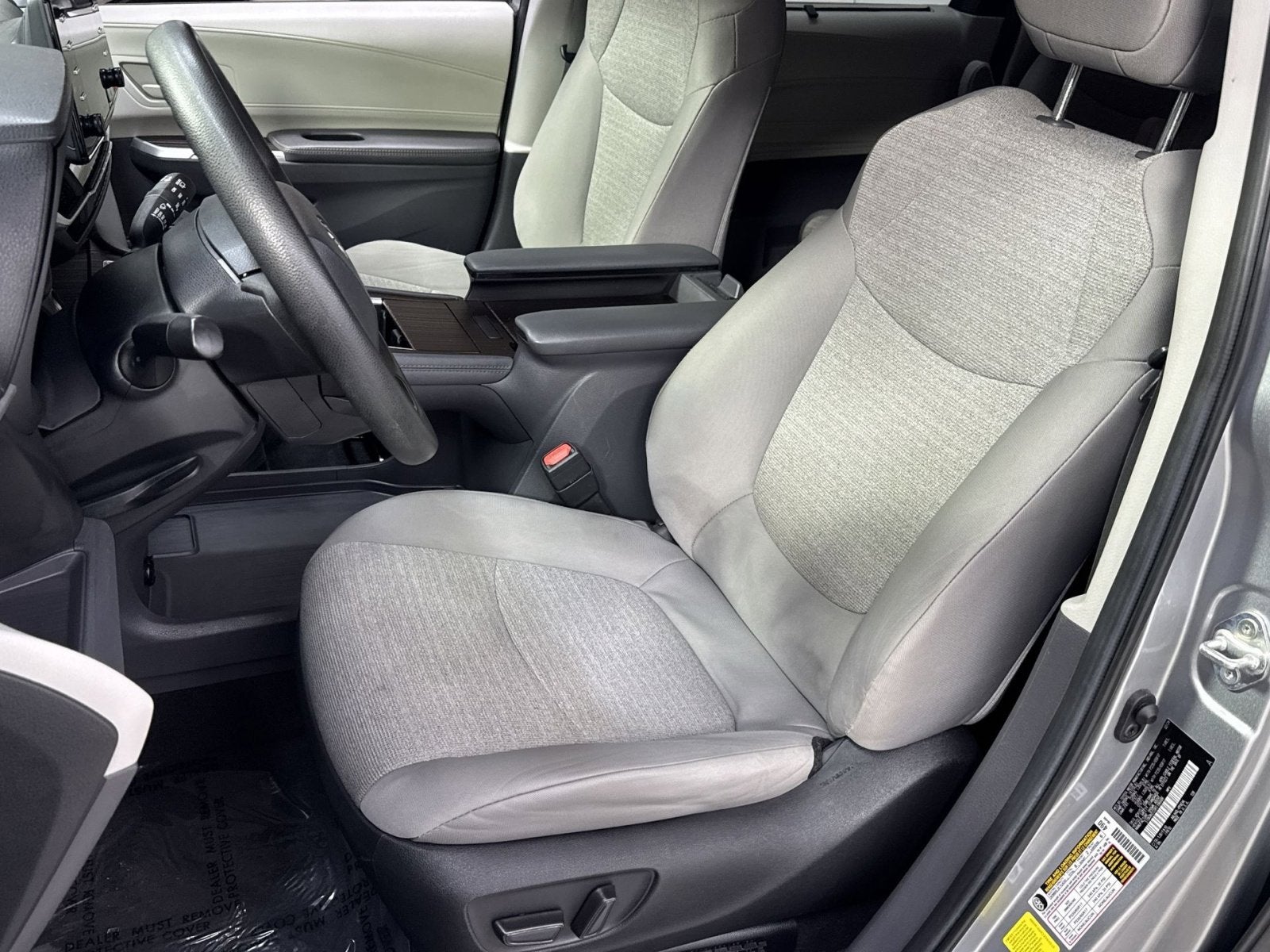 2024 Toyota Sienna LE